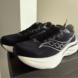 Saucony Ride 19 sz 7.5 Running Shoes NWT